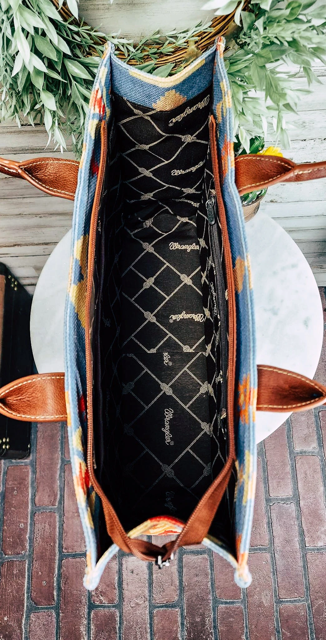 Desperado Aztec Tote Handbag - Image 4