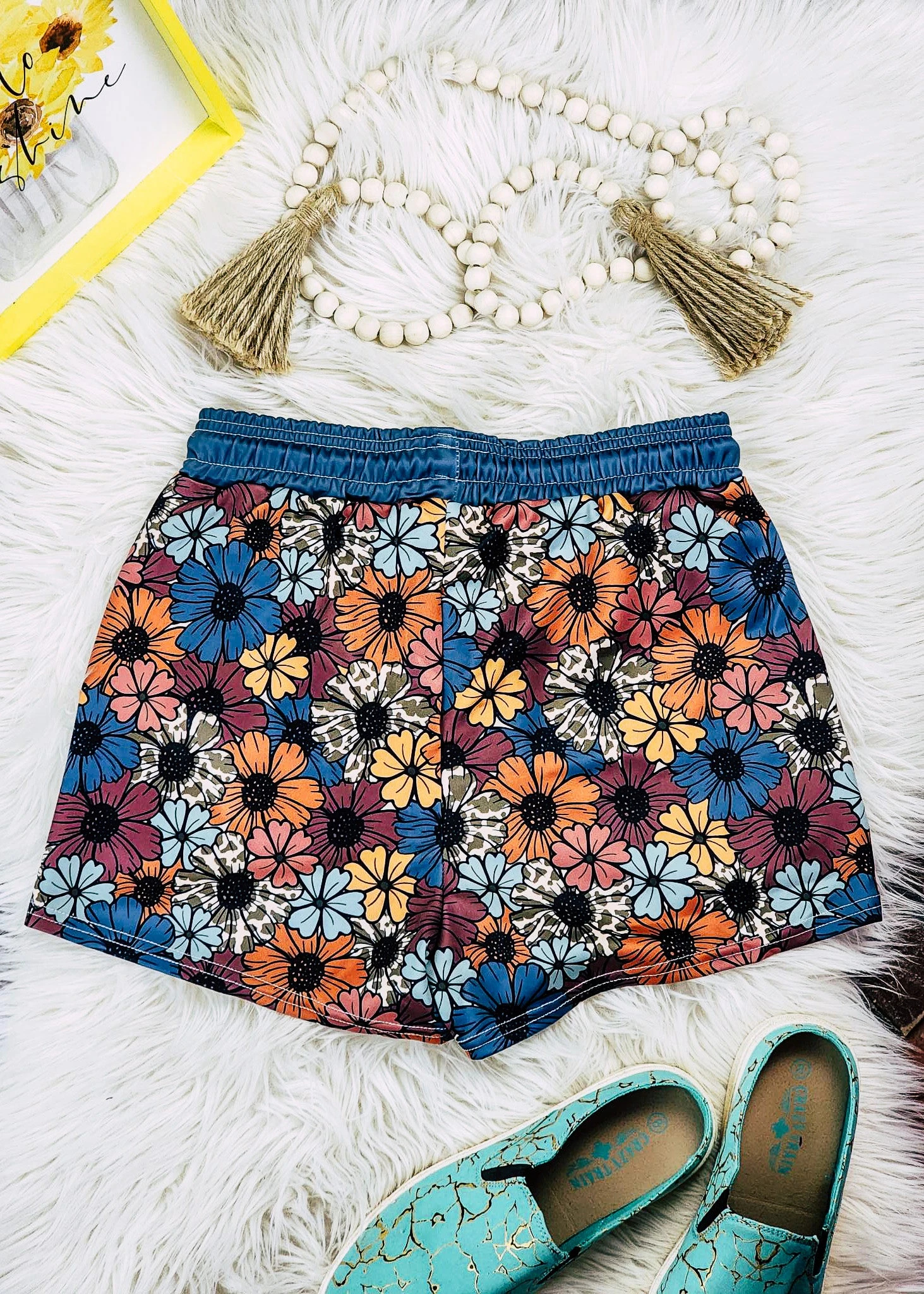 Retro Floral Cowhide Drawstring Shorts - Image 3