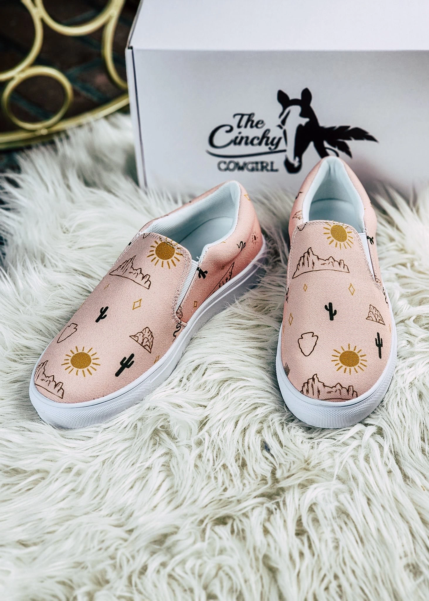 Salmon Desert Scene Slip On Sneaker Shoes - Image 2