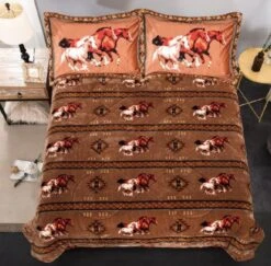 QUEEN Size Borrego Running Horse Comforter Set